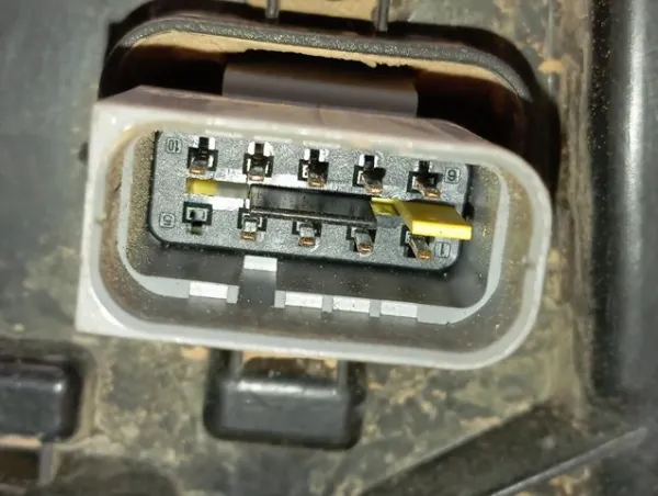 Luz direita 1675889480 Peugeot/Citroen