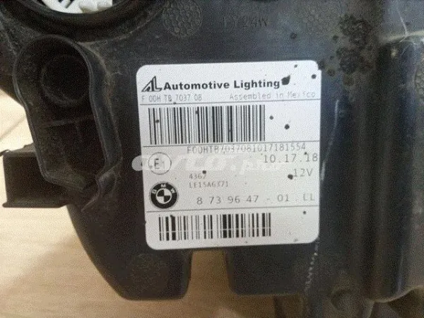 Luz esquerda 8739647 BMW