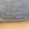 Protetor de lama dianteiro direito Toyota Avensis T25