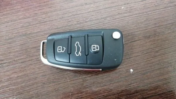 Chave de fecho de ignição 81A837220HAIF VAG