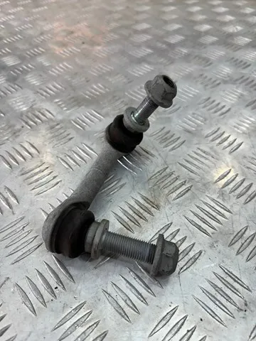 Montante esquerdo de estabilizador traseiro 562616RR0B Nissan/Infiniti