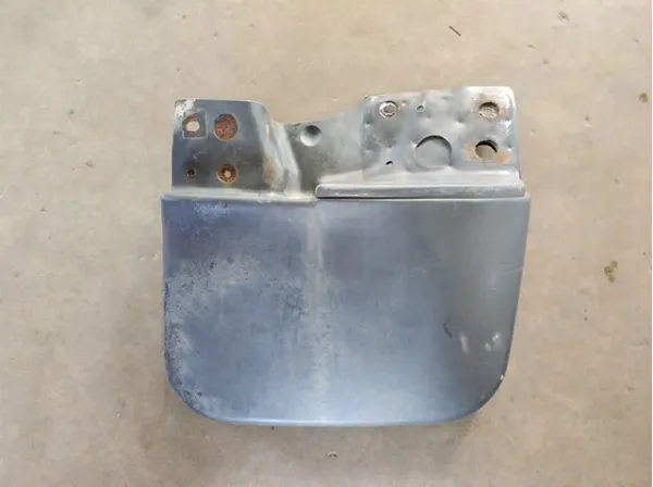 Protetor de lama dianteiro direito MR109284 Mitsubishi