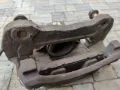 Suporte do freio dianteiro direito Mitsubishi Pajero KH