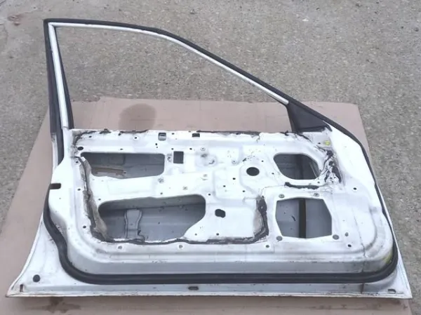 Porta dianteira esquerda Mitsubishi Lancer VI