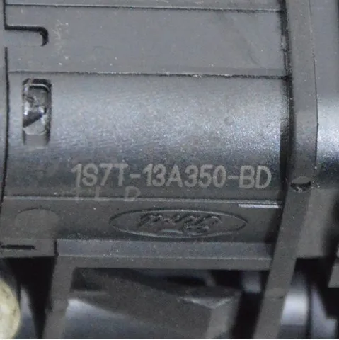 Botão de ativação do sinal de emergência Ford Mondeo III