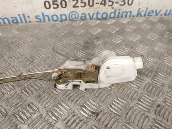 Compre MR473987 Mitsubishi Fecho da porta dianteira esquerda