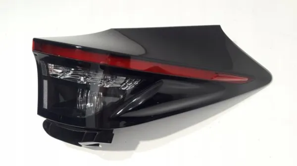 Lanterna traseira direita externa 815500DE20 Toyota