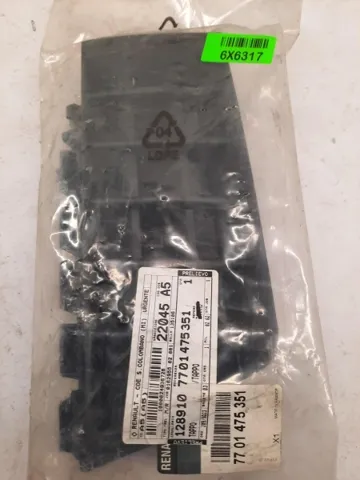Grelha do radiador 7701475351 Renault (RVI)