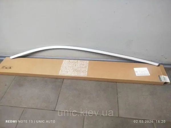 Moldura dianteira direita do teto 802842017R Renault (RVI)