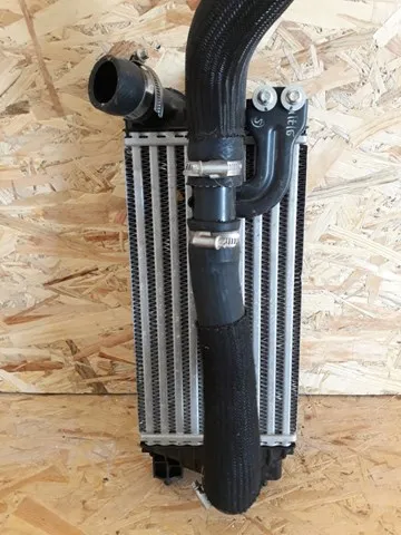 Radiador de intercooler 1362052R40 Suzuki