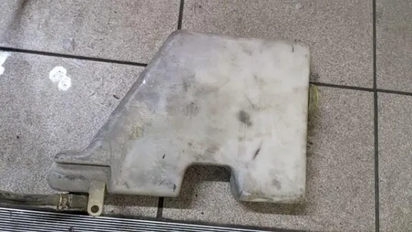 Tanque de expansão do sistema de esfriamento para Nissan Terrano II R20