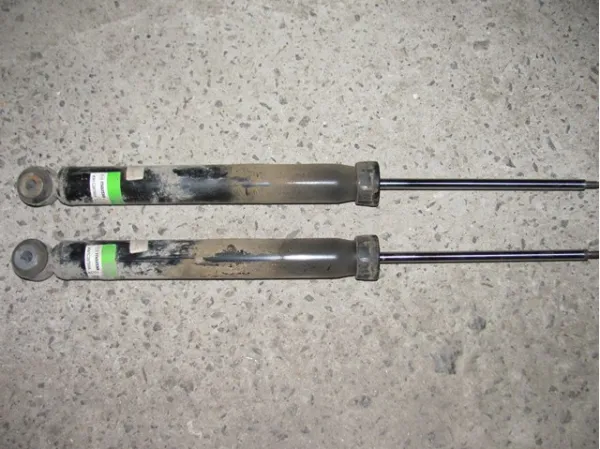 Amortecedor traseiro Mazda KN1C28700B