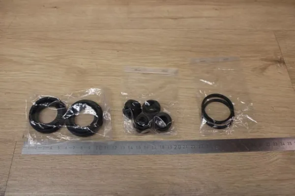 Kit de reparação de suporte do freio traseiro GMY02646ZA Mazda