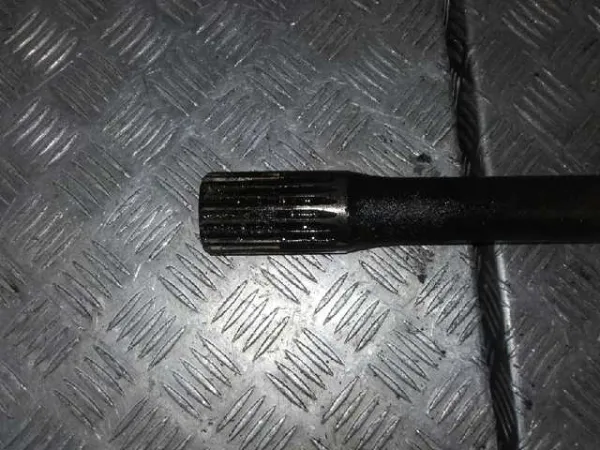 Semieixo (acionador) dianteiro 7172991 Iveco