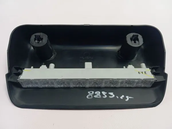 Sinal de parada traseiro adicional Toyota Yaris P21