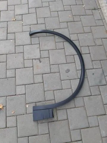Expansor (placa sobreposta) de arco do pára-lama dianteiro esquerdo 760853717AGRU VAG