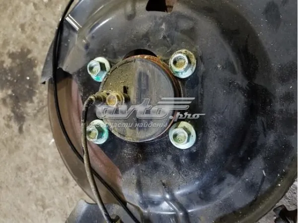 Cubo traseiro D10E2615X Mazda