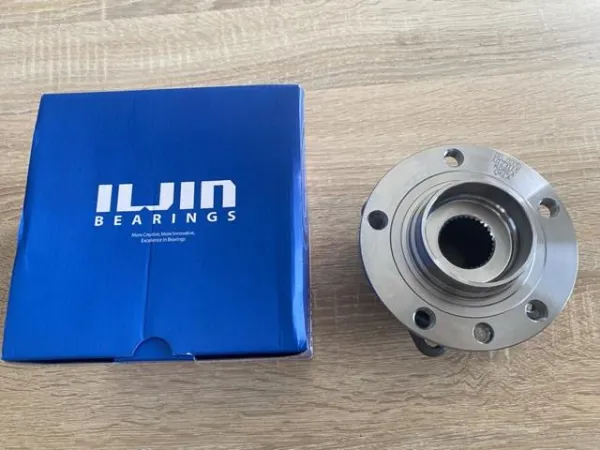 Cubo dianteiro IJ123115 Iljin