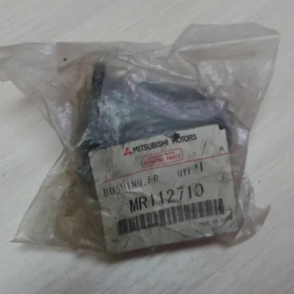 Bloco silencioso dianteiro do braço oscilante inferior MR112710 Mitsubishi