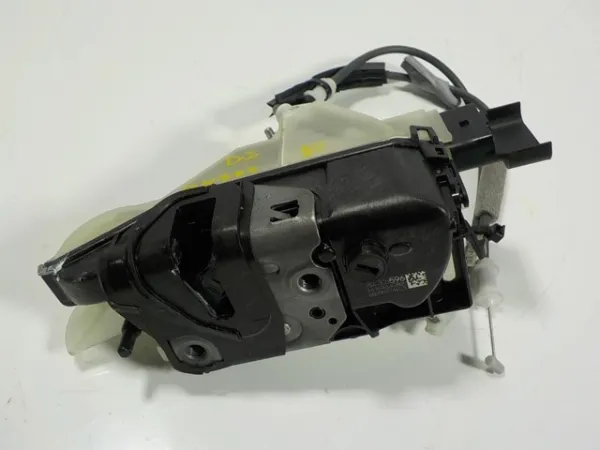 Fecho da porta dianteira esquerda Peugeot 2008 II