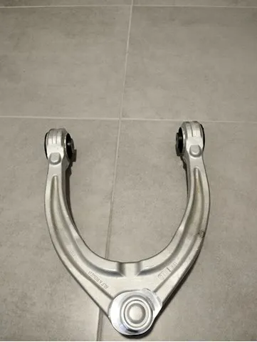 Braço oscilante superior direito de suspensão dianteira 50539880 Fiat/Alfa/Lancia