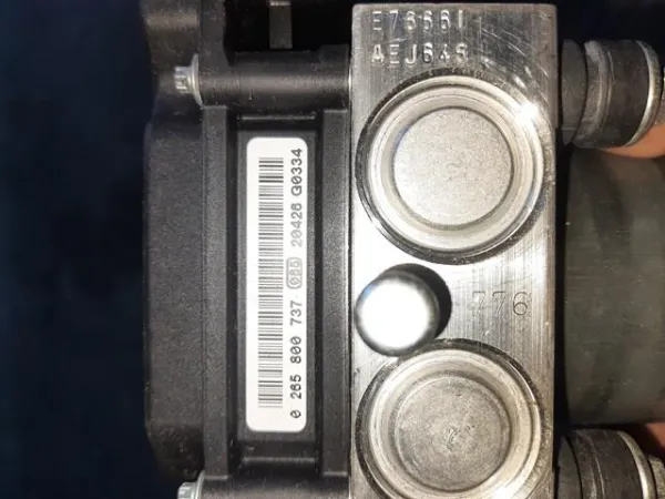 Compre 476600457R Renault (RVI) Unidade hidráulico de controlo ABS