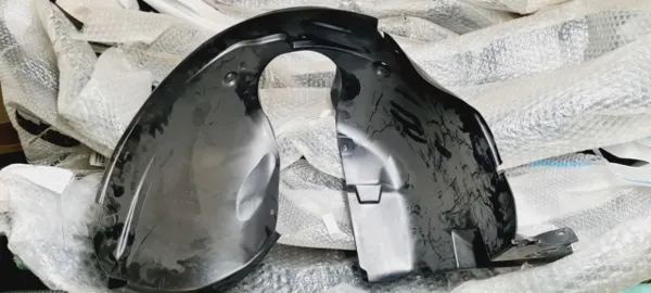 Guarda-barras direito do pára-lama dianteiro Citroen C4 Cactus