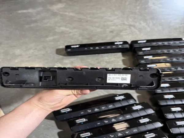 Botão de ativação do sinal de emergência Mercedes Sprinter III 3,5-t