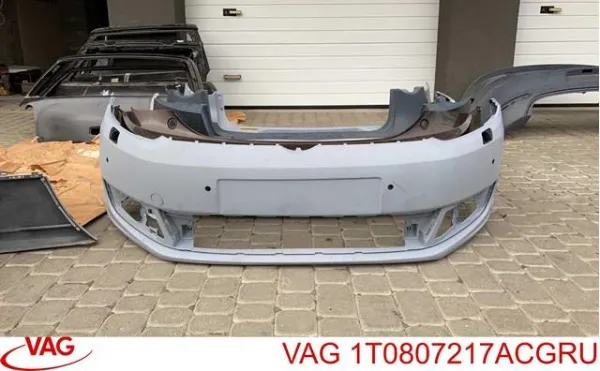 Pára-choque dianteiro 1T0807217ACGRU VAG