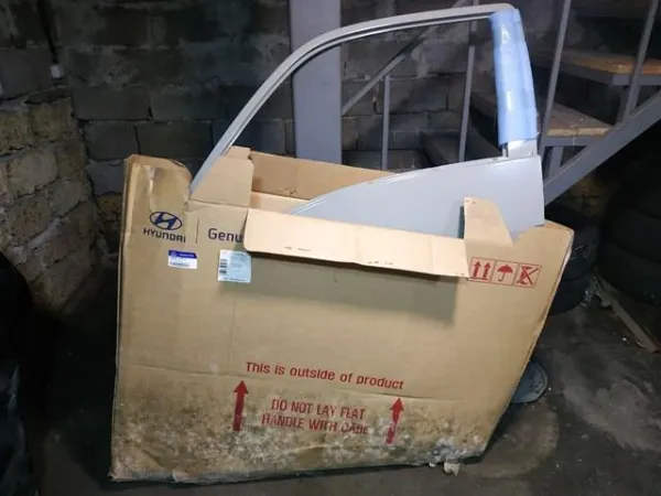 Porta dianteira esquerda Hyundai H100 