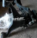 Braço oscilante inferior direito de suspensão dianteira Nissan Pathfinder R51M