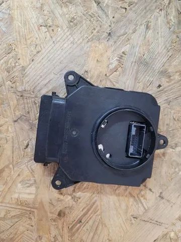 Luz esquerda 8118548C50 Toyota