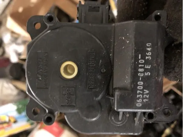 Motor de comporta de recirculação de ar 0637008810 Toyota