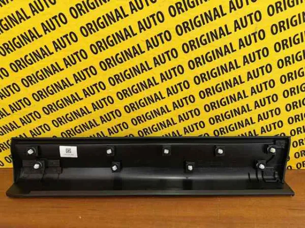 Moldura da porta traseira direita KB7W51RC0D Mazda