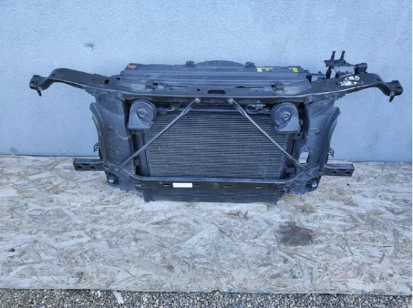 Suporte do radiador montado (painel de montagem de fixação das luzes) 68292503AD Chrysler