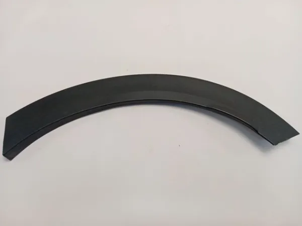 Expansor esquerdo (placa sobreposta) de arco do pára-lama traseiro 735603657 Fiat/Alfa/Lancia