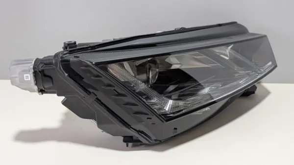 Luz direita 5E4941016B VAG