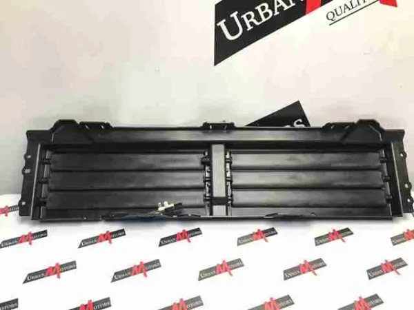 Perciana do radiador de esfriamento LR092691 Land Rover