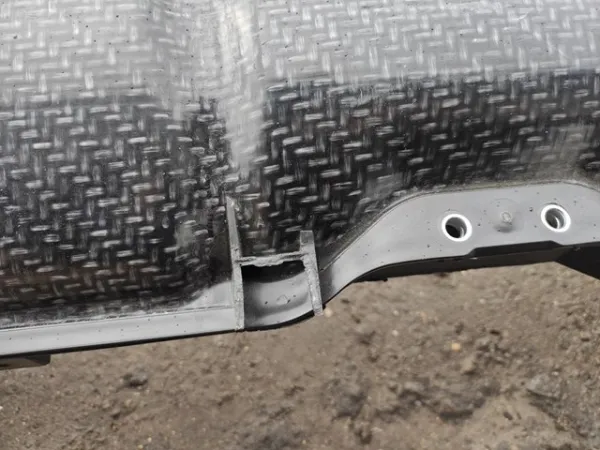 Suporte superior do radiador (painel de montagem de fixação das luzes) 1676209900 Mercedes
