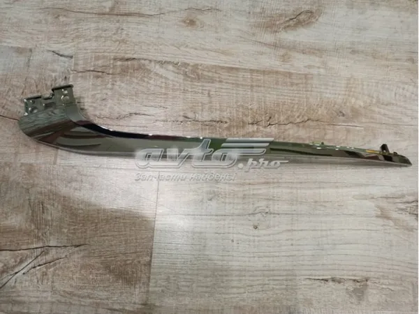 Moldura direita do pára-choque dianteiro 6407A366 Mitsubishi