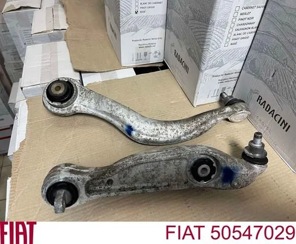 Braço oscilante inferior esquerdo de suspensão dianteira 50547029 Fiat/Alfa/Lancia