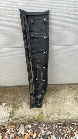 Moldura da porta dianteira esquerda inferior 98306609XT Peugeot/Citroen