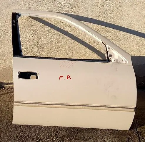 6700133060 Toyota Porta dianteira direita