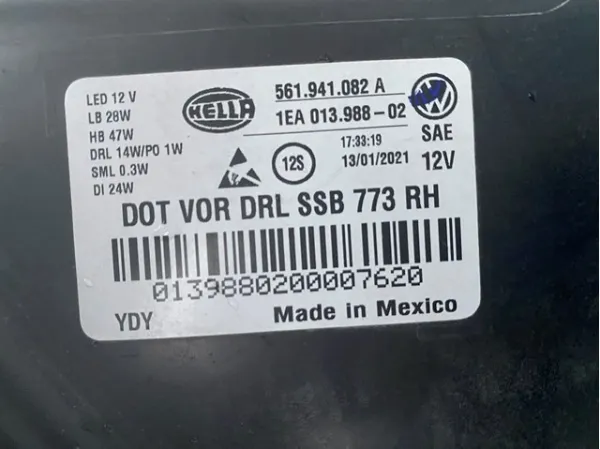 Luz direita 561941082A VAG