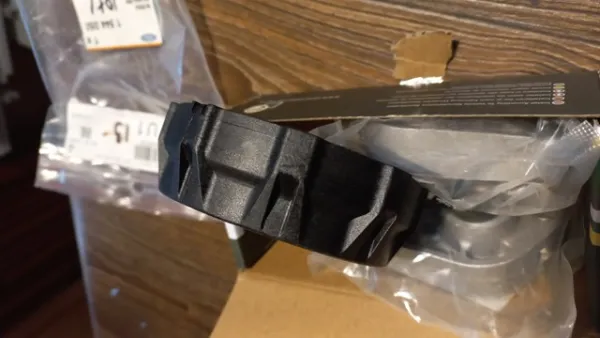 Tampa de casco de filtro de combustível 1544050 Ford