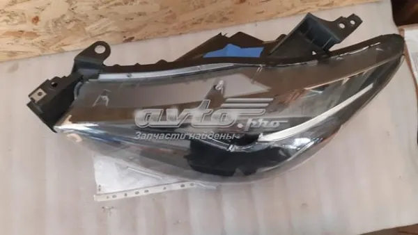 Luz esquerda KL2J51041C Mazda
