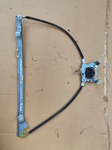 Motor de acionamento de vidro da porta dianteira direita 114144 Renault (RVI)