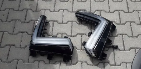 Luzes máximas direitas 9830951880 Peugeot/Citroen