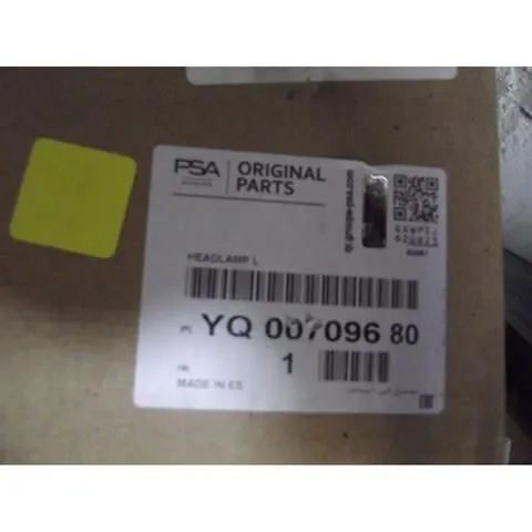 Luz esquerda YQ00709680 Opel