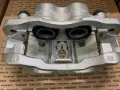 Suporte do freio traseiro esquerdo Nissan Cabstar F24M